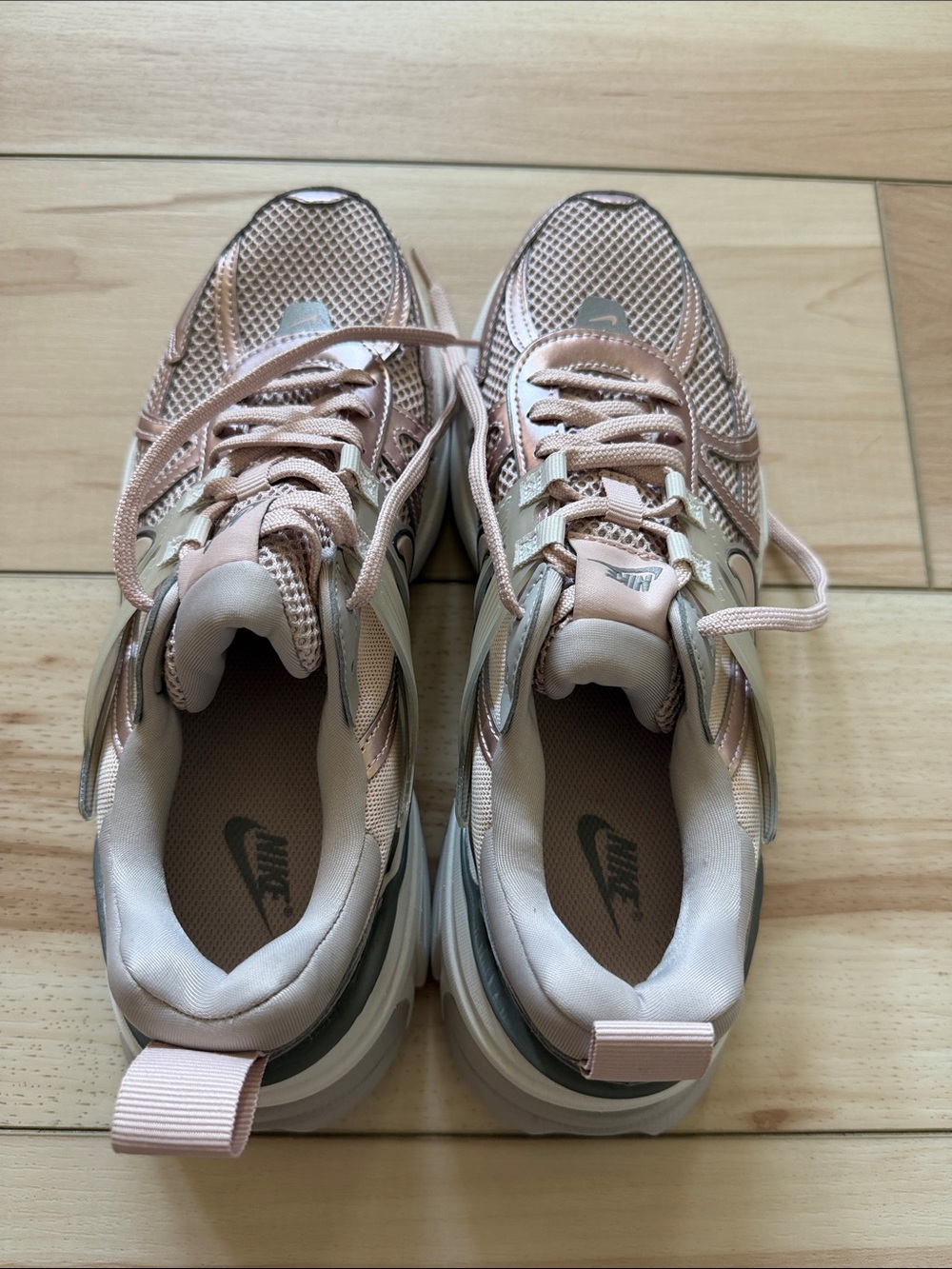NWOT Nike V2K Run - Picture 5 of 7